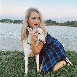 Meet your Posher, Caitlin